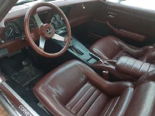 Foto 3 di 5: CHEVROLET Corvette C3 