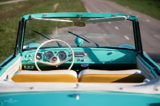 Foto 8 di 10: AMPHICAR 770 Rare original factory color combination, Fjord Green examples are generally considered among the rarer survivors