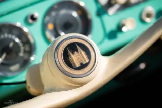 Foto 6 di 10: AMPHICAR 770 Rare original factory color combination, Fjord Green examples are generally considered among the rarer survivors