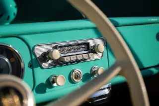 Foto 7 di 10: AMPHICAR 770 Rare original factory color combination, Fjord Green examples are generally considered among the rarer survivors