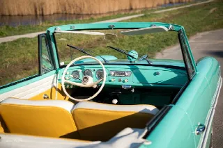 Foto 5 di 10: AMPHICAR 770 Rare original factory color combination, Fjord Green examples are generally considered among the rarer survivors
