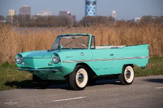 Foto 4 di 10: AMPHICAR 770 Rare original factory color combination, Fjord Green examples are generally considered among the rarer survivors