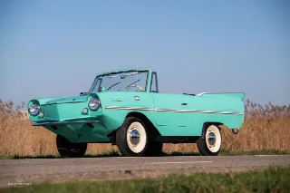 Foto 3 di 10: AMPHICAR 770 Rare original factory color combination, Fjord Green examples are generally considered among the rarer survivors