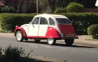 Foto 2 di 4: CITROEN 2 CV 6 Spécial  