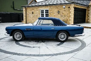 Foto 3 di 10: ASTON MARTIN DB4 Convertible 