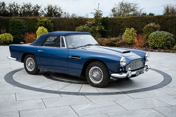 ASTON MARTIN DB4 Convertible 