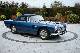 Foto 1 di 10: ASTON MARTIN DB4 Convertible 