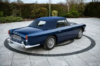Foto 2 di 10: ASTON MARTIN DB4 Convertible 