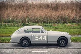 Foto 3 di 30: ASTON MARTIN DB2/4 (1953-1959) MKI 3 Litre Original Left Hand Drive, subscribed for the 1954 Mille Miglia  