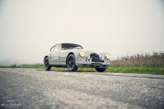 Foto 18 di 30: ASTON MARTIN DB2/4 (1953-1959) MKI 3 Litre Original Left Hand Drive, subscribed for the 1954 Mille Miglia  
