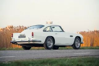 Foto 10 di 18: ASTON MARTIN DB4 One of just 60 Factory-Original Vantage specification examples, one of 20 factory LHD DB5 Vantages 