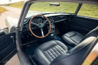 Foto 17 di 20: ASTON MARTIN DB5  Finished in the legendary Silver Birch colour 