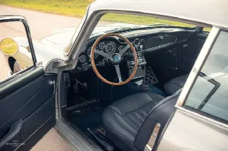 Foto 16 di 20: ASTON MARTIN DB5  Finished in the legendary Silver Birch colour 