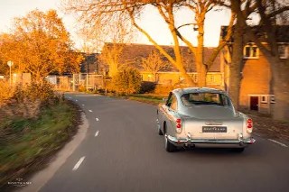 Foto 6 di 20: ASTON MARTIN DB5  Finished in the legendary Silver Birch colour 