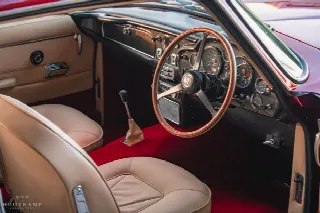 Foto 18 di 24: ASTON MARTIN DB6(1965-1971) Fitted with power steering since new