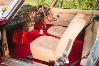 Foto 22 di 24: ASTON MARTIN DB6(1965-1971) Fitted with power steering since new