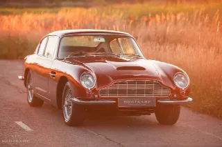 Foto 15 di 24: ASTON MARTIN DB6(1965-1971) Fitted with power steering since new