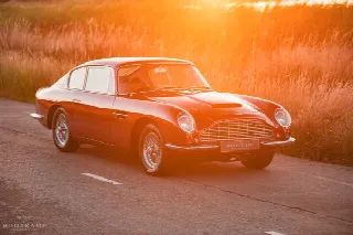 Foto 12 di 24: ASTON MARTIN DB6(1965-1971) Fitted with power steering since new