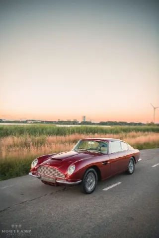 Foto 3 di 24: ASTON MARTIN DB6(1965-1971) Fitted with power steering since new