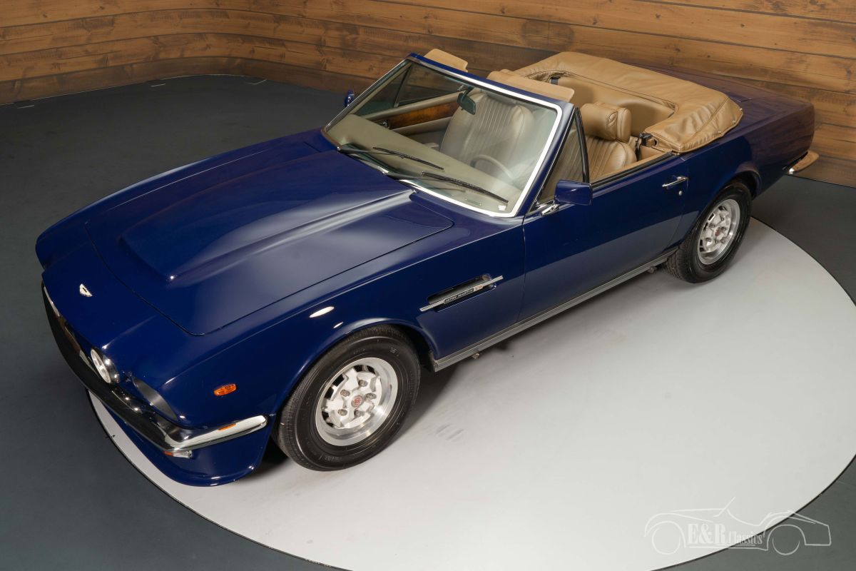 ASTON MARTIN V8