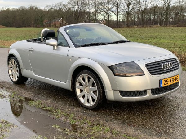 AUDI TT