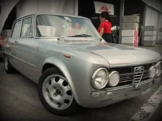 Foto 2 di 9: ALFA ROMEO Giulia Super Berlina 