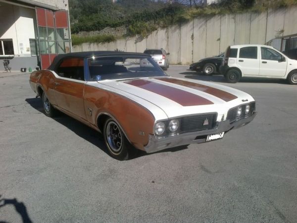 OLDSMOBILE Cutlass Supreme