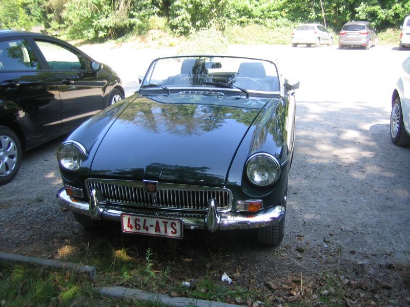 MG B roadster
