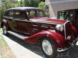 Foto 1 di 5:   6C 2300 B by Touring