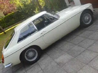 Foto 1 di 1: MG B GT 