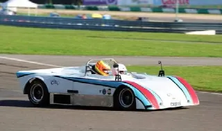 Foto 1 di 5: LOLA  T492