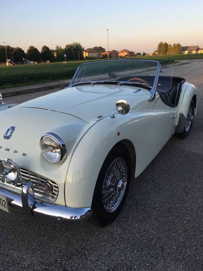 TRIUMPH TR3A
