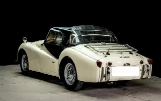 Foto 5 di 5: TRIUMPH TR3  