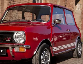Foto 3 di 11: AUSTIN Mini Clubman 1275 GT 