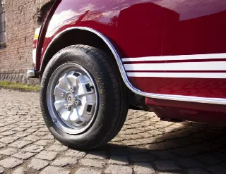 Foto 7 di 11: AUSTIN Mini Clubman 1275 GT 