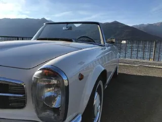 Foto 9 di 9: MERCEDES-BENZ SL Pagoda (1963-1971) 230sl 