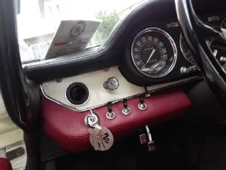 Foto 2 di 4: ALFA ROMEO Coupe