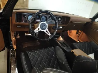 Foto 2 di 5: PONTIAC Firebird Esprit  