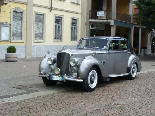 Foto 2 di 7: BENTLEY R-Type   