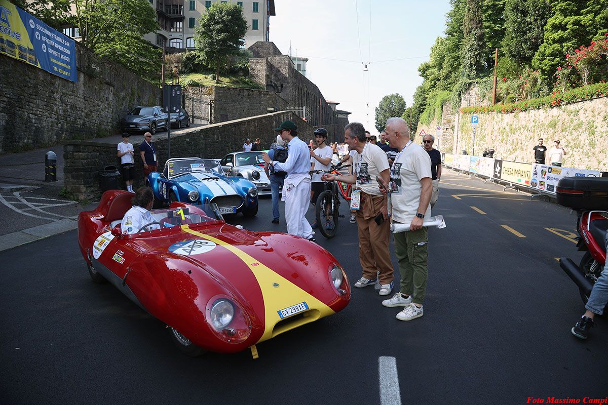 OldCar24 Media Partner & Sponsor del Bergamo Historic Gran Prix 2026: edizione straordinaria con oltre 80 auto in corsa sul Circuito delle Mura