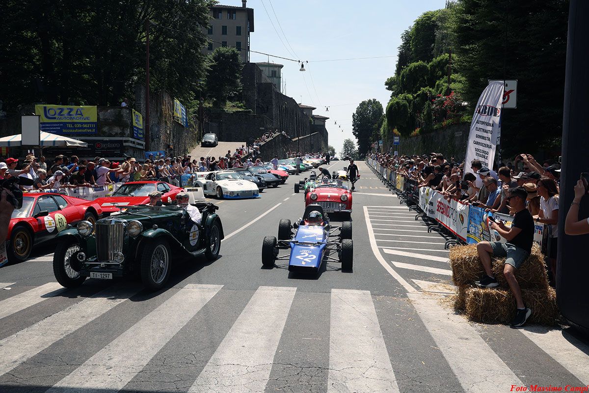 OldCar24 Media Partner & Sponsor del Bergamo Historic Gran Prix 2026: edizione straordinaria con oltre 80 auto in corsa sul Circuito delle Mura