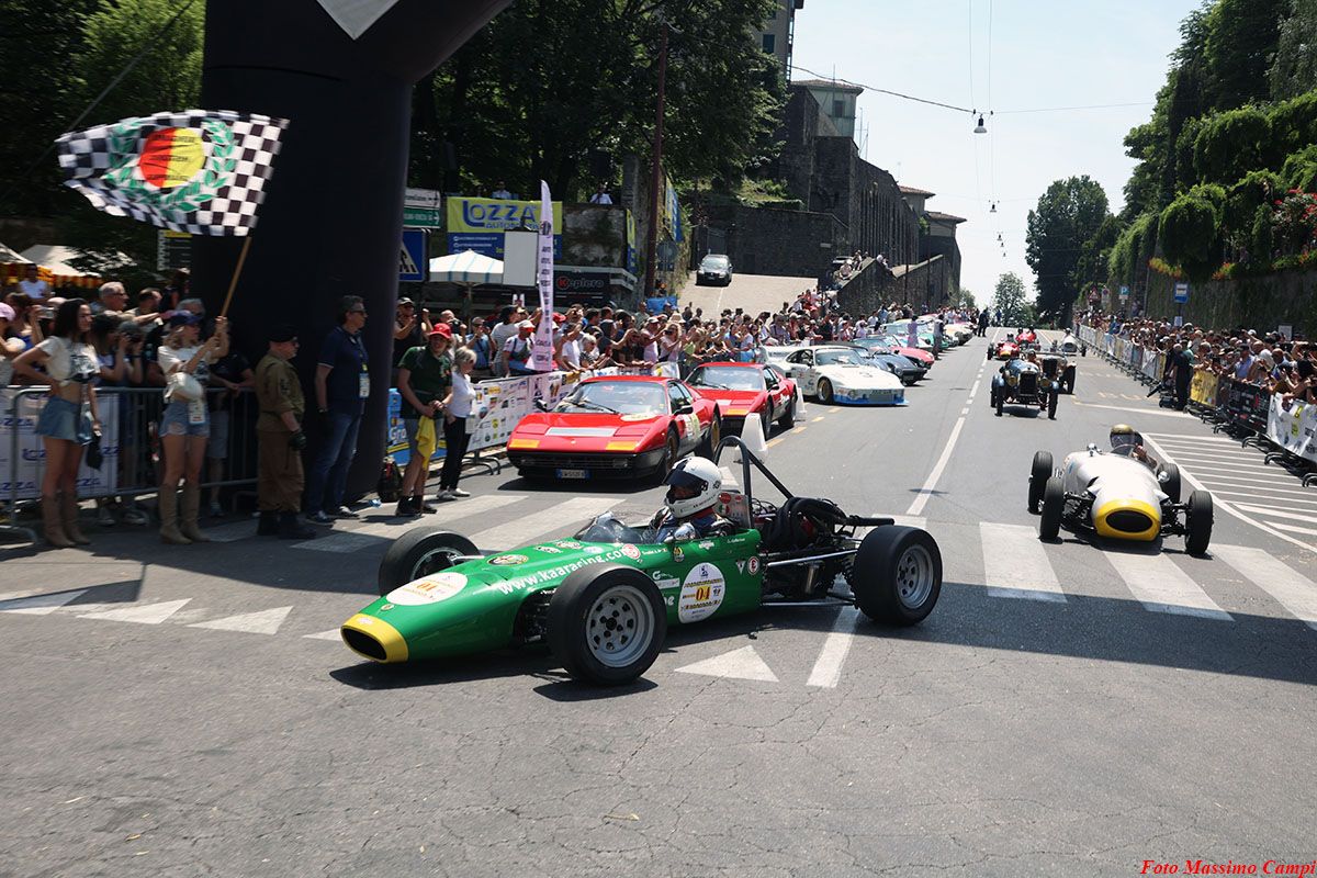 OldCar24 Media Partner & Sponsor del Bergamo Historic Gran Prix 2026: edizione straordinaria con oltre 80 auto in corsa sul Circuito delle Mura