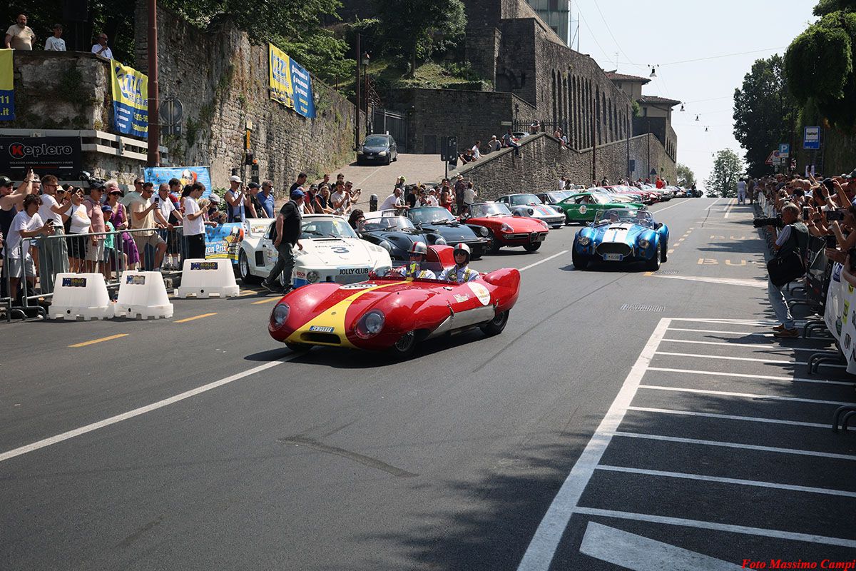 OldCar24 Media Partner & Sponsor del Bergamo Historic Gran Prix 2026: edizione straordinaria con oltre 80 auto in corsa sul Circuito delle Mura