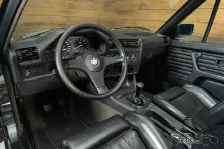 Foto 2 di 10: BMW 320