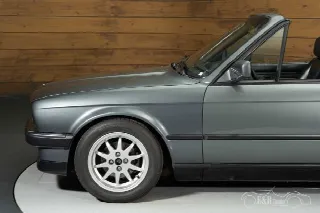 Foto 9 di 10: BMW 320