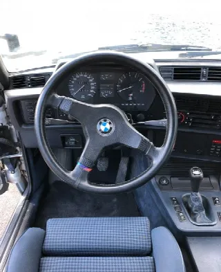 Foto 5 di 7: BMW M6 635 CSI     