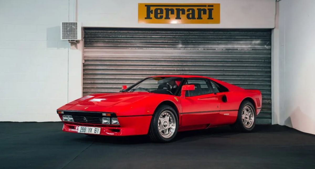 FERRARI PORSCHE BUGATTI: asta supermilionaria a Parigi 2022