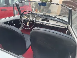 Foto 5 di 8: ALFA ROMEO Giulietta Spider 