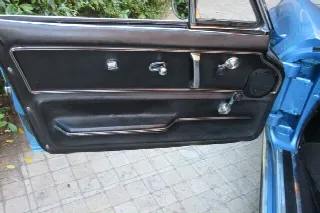 Foto 18 di 33: CHEVROLET Corvette C2 Sting Ray Convertibile 327/350 HP 