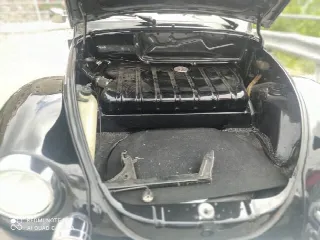 Foto 12 di 15: Volkswagen Maggiolino Cabrio    
